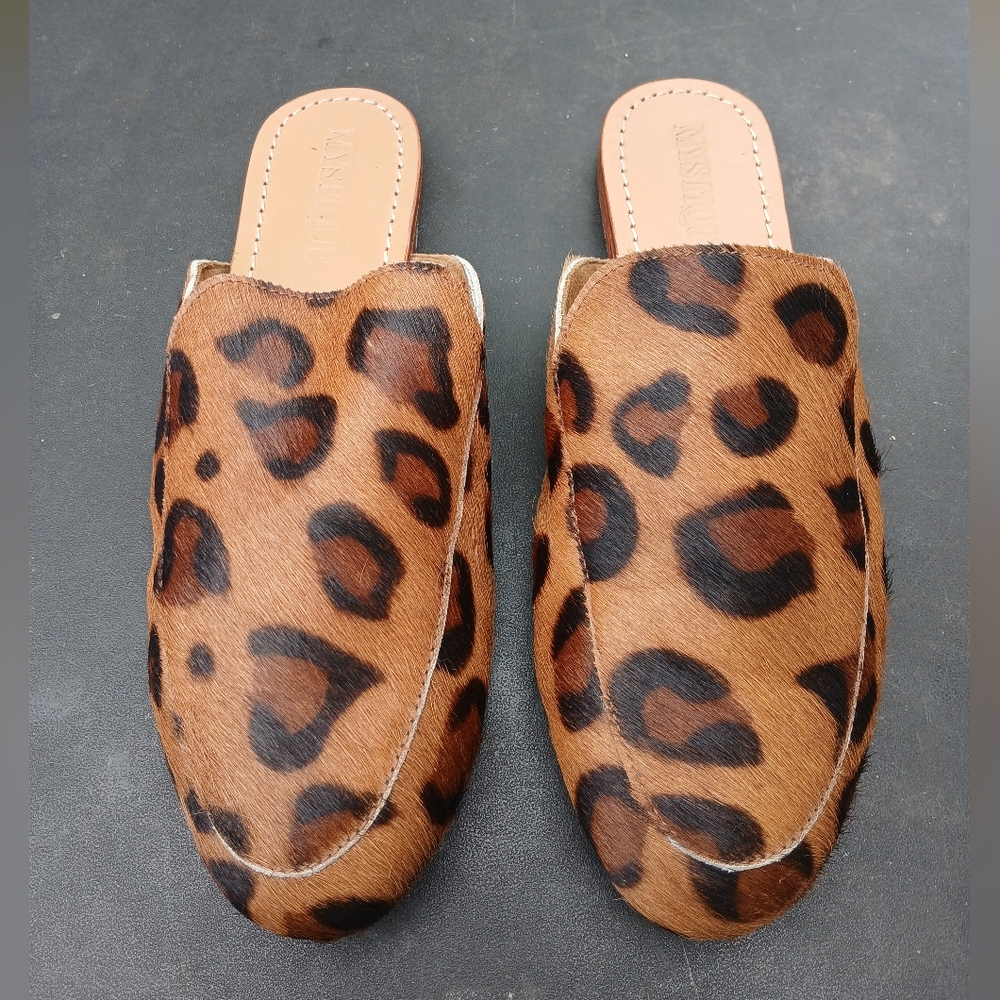 Mystique Boutique Leopard Print Tan Brown Slip-On Mules